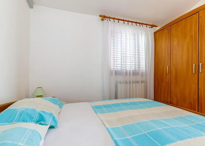 Slavko 638 Gostinjska kuća 3*